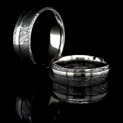 Trauringe-Damaszenerstahl-Weissgold-oelgehaertet-400x400