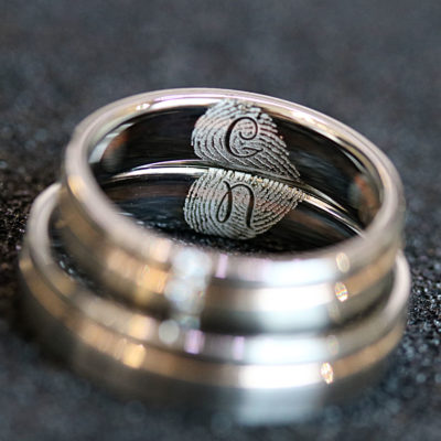 Trauringgravur-Fingerprint-Buchstaben-1500SQ-400x400